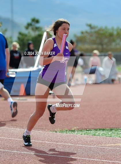 Thumbnail 3 in Fernley Invitational (4X200M Relay) photogallery.