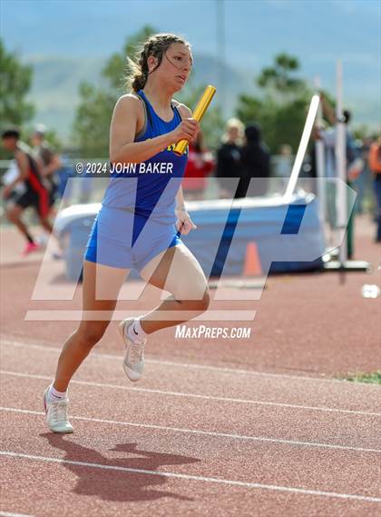Thumbnail 3 in Fernley Invitational (4X200M Relay) photogallery.