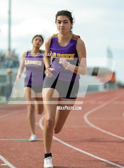 Thumbnail 1 in Fernley Invitational (4X200M Relay) photogallery.