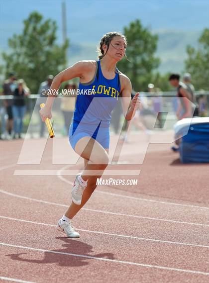 Thumbnail 2 in Fernley Invitational (4X200M Relay) photogallery.