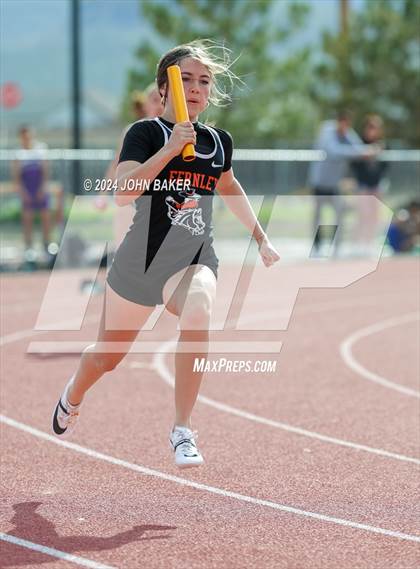 Thumbnail 2 in Fernley Invitational (4X200M Relay) photogallery.