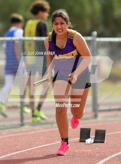 Thumbnail 1 in Fernley Invitational (4X200M Relay) photogallery.