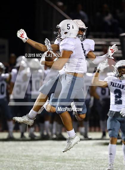 Thumbnail 2 in St. Genevieve vs. Harvard-Westlake photogallery.