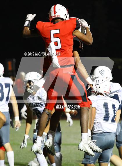 Thumbnail 3 in St. Genevieve vs. Harvard-Westlake photogallery.