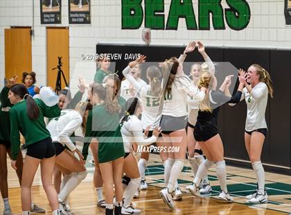 Thumbnail 2 in Hamilton vs Basha photogallery.