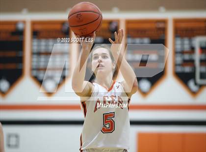 Thumbnail 1 in Johnstown-Monroe vs Amanda-Clearcreek (OHSAA D3 Sectional Final) photogallery.