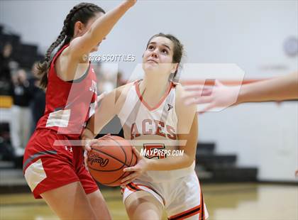 Thumbnail 2 in Johnstown-Monroe vs Amanda-Clearcreek (OHSAA D3 Sectional Final) photogallery.