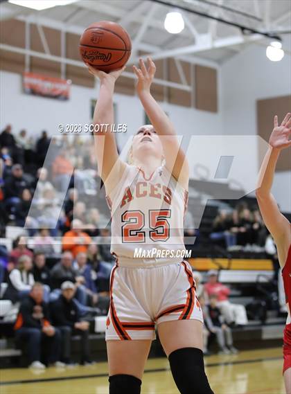 Thumbnail 2 in Johnstown-Monroe vs Amanda-Clearcreek (OHSAA D3 Sectional Final) photogallery.