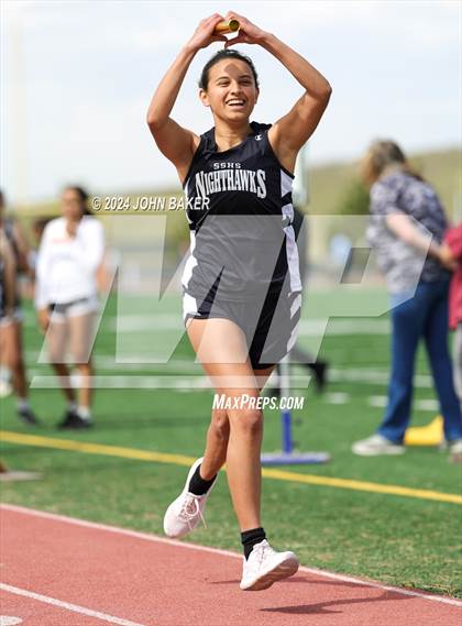 Thumbnail 3 in Fernley Invitational (4X800M Relay) photogallery.