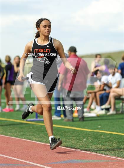 Thumbnail 2 in Fernley Invitational (4X800M Relay) photogallery.