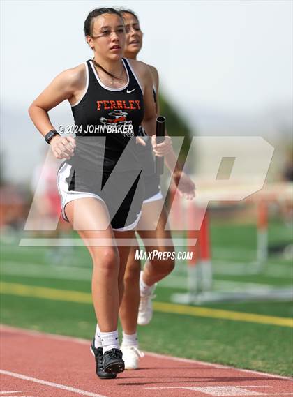 Thumbnail 3 in Fernley Invitational (4X800M Relay) photogallery.