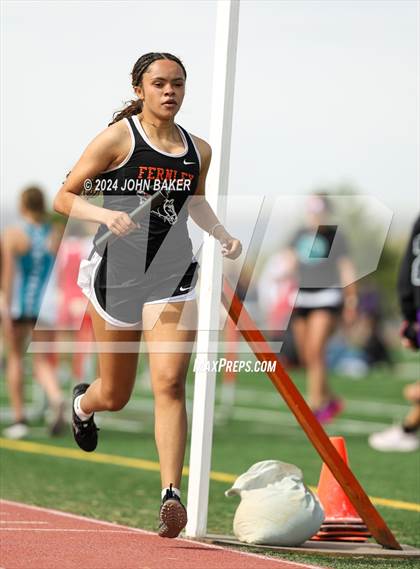 Thumbnail 3 in Fernley Invitational (4X800M Relay) photogallery.