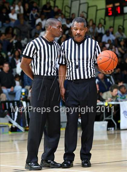 Thumbnail 2 in University @ Narbonne (CIF LA City Finals) photogallery.