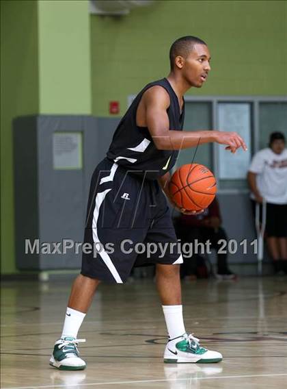 Thumbnail 3 in University @ Narbonne (CIF LA City Finals) photogallery.
