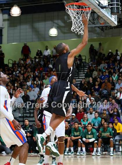 Thumbnail 2 in University @ Narbonne (CIF LA City Finals) photogallery.