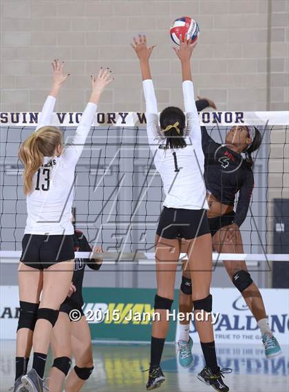 Thumbnail 3 in Archbishop Mitty vs. Village Christian (CIF State D2 Final) photogallery.