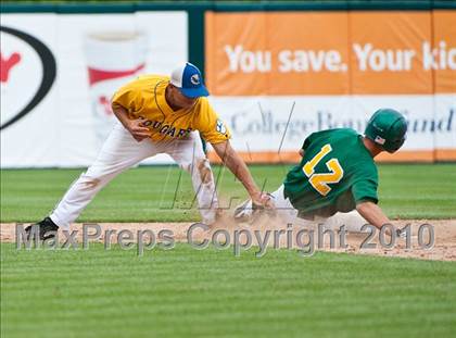 Thumbnail 3 in North Providence vs. Bishop Hendricken (RIIL Division 1 Final - Game 2) photogallery.