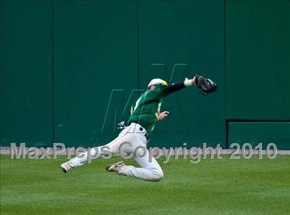 Thumbnail 2 in North Providence vs. Bishop Hendricken (RIIL Division 1 Final - Game 2) photogallery.