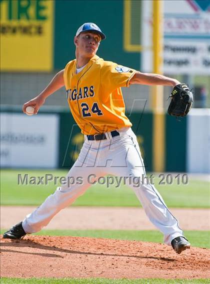 Thumbnail 3 in North Providence vs. Bishop Hendricken (RIIL Division 1 Final - Game 2) photogallery.