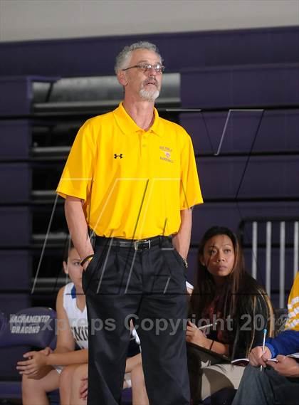 Thumbnail 2 in St. Francis vs. Benicia (St. Hope Classic) photogallery.