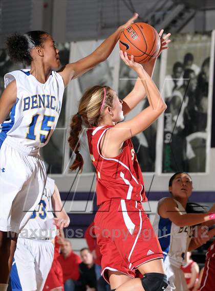 Thumbnail 3 in St. Francis vs. Benicia (St. Hope Classic) photogallery.