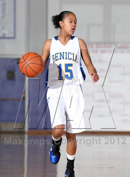 Thumbnail 2 in St. Francis vs. Benicia (St. Hope Classic) photogallery.