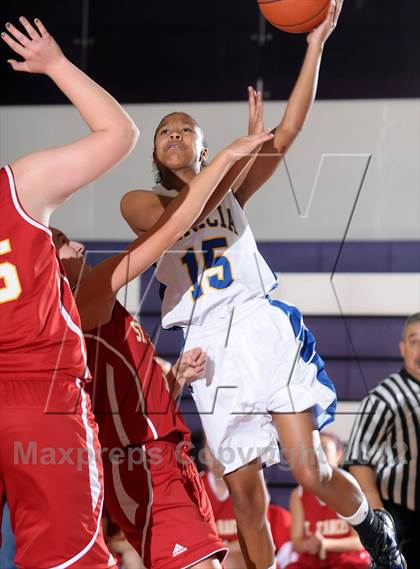 Thumbnail 2 in St. Francis vs. Benicia (St. Hope Classic) photogallery.