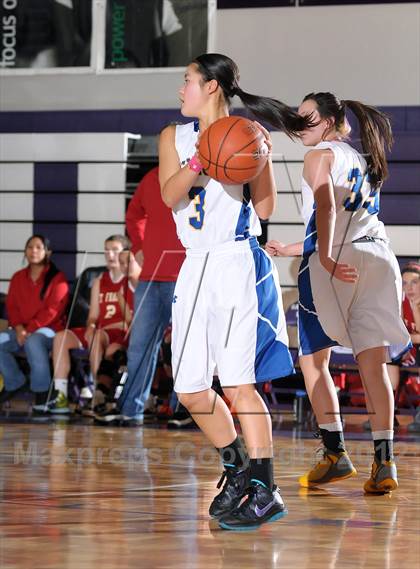 Thumbnail 1 in St. Francis vs. Benicia (St. Hope Classic) photogallery.