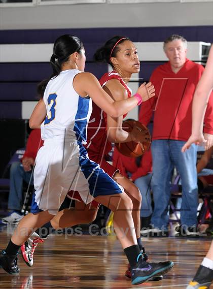 Thumbnail 1 in St. Francis vs. Benicia (St. Hope Classic) photogallery.