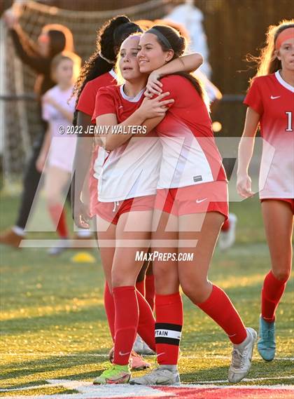 Thumbnail 3 in Fairfield vs. Oak Hills photogallery.