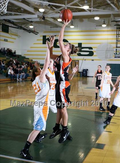Thumbnail 2 in Sullivan Central vs Powell (Pilot Food-Mart Classic) photogallery.
