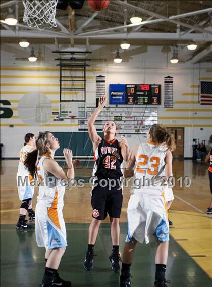 Thumbnail 1 in Sullivan Central vs Powell (Pilot Food-Mart Classic) photogallery.