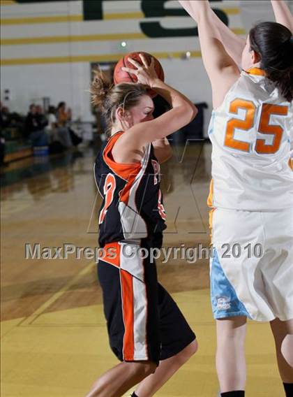 Thumbnail 2 in Sullivan Central vs Powell (Pilot Food-Mart Classic) photogallery.