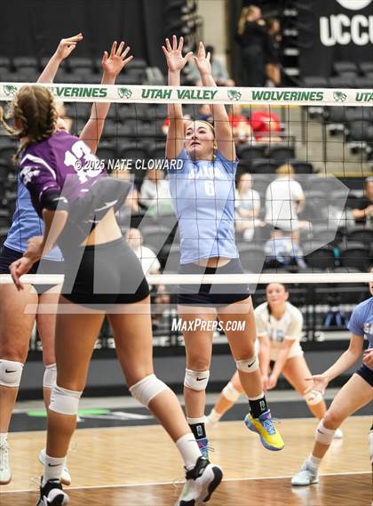 Thumbnail 3 in Desert Hills vs. Salem Hills photogallery.
