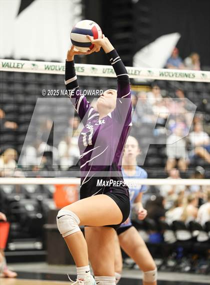 Thumbnail 3 in Desert Hills vs. Salem Hills photogallery.