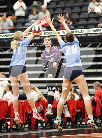 Thumbnail 1 in Desert Hills vs. Salem Hills photogallery.