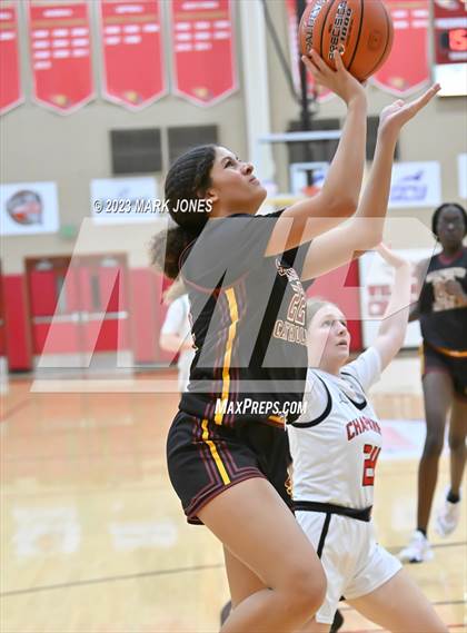 Thumbnail 2 in Chaparral vs. Salpointe Catholic (Hoophall West Invitational)  photogallery.