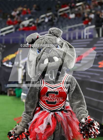 Thumbnail 2 in Carthage vs. Gilmer (UIL 4A Division 2 State Final) photogallery.
