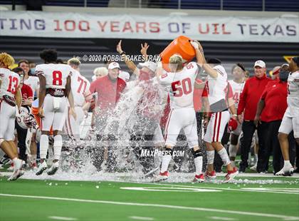 Thumbnail 2 in Carthage vs. Gilmer (UIL 4A Division 2 State Final) photogallery.