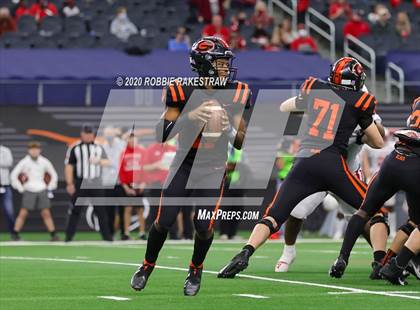 Thumbnail 3 in Carthage vs. Gilmer (UIL 4A Division 2 State Final) photogallery.