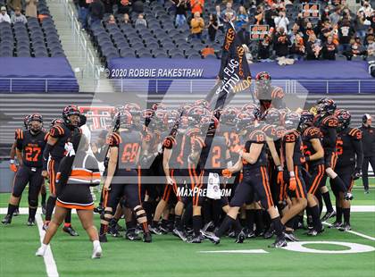 Thumbnail 1 in Carthage vs. Gilmer (UIL 4A Division 2 State Final) photogallery.
