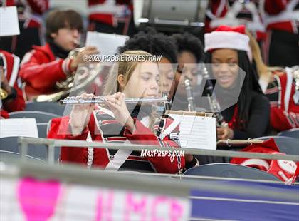 Thumbnail 1 in Carthage vs. Gilmer (UIL 4A Division 2 State Final) photogallery.