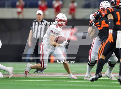 Thumbnail 2 in Carthage vs. Gilmer (UIL 4A Division 2 State Final) photogallery.