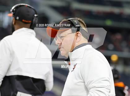 Thumbnail 2 in Carthage vs. Gilmer (UIL 4A Division 2 State Final) photogallery.
