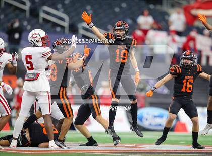 Thumbnail 3 in Carthage vs. Gilmer (UIL 4A Division 2 State Final) photogallery.