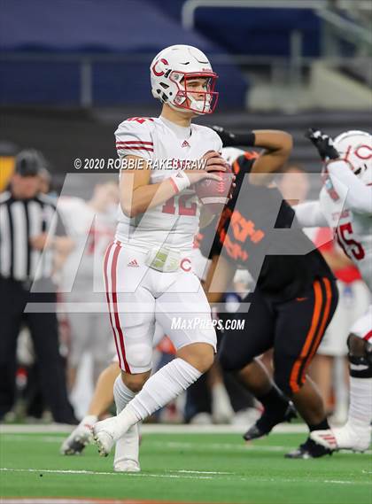 Thumbnail 1 in Carthage vs. Gilmer (UIL 4A Division 2 State Final) photogallery.