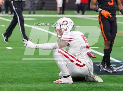 Thumbnail 2 in Carthage vs. Gilmer (UIL 4A Division 2 State Final) photogallery.