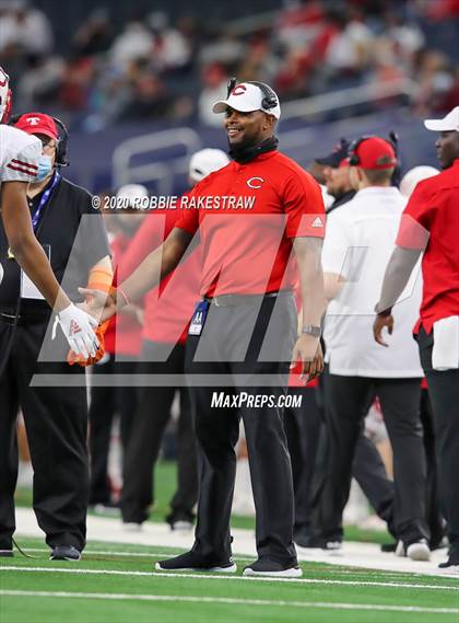 Thumbnail 2 in Carthage vs. Gilmer (UIL 4A Division 2 State Final) photogallery.