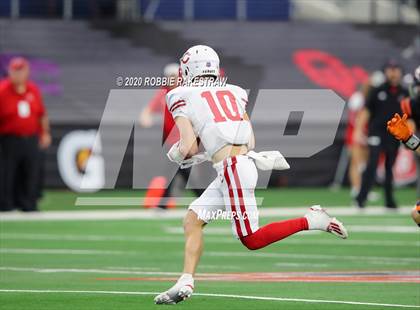 Thumbnail 2 in Carthage vs. Gilmer (UIL 4A Division 2 State Final) photogallery.