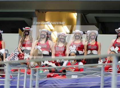 Thumbnail 1 in Carthage vs. Gilmer (UIL 4A Division 2 State Final) photogallery.
